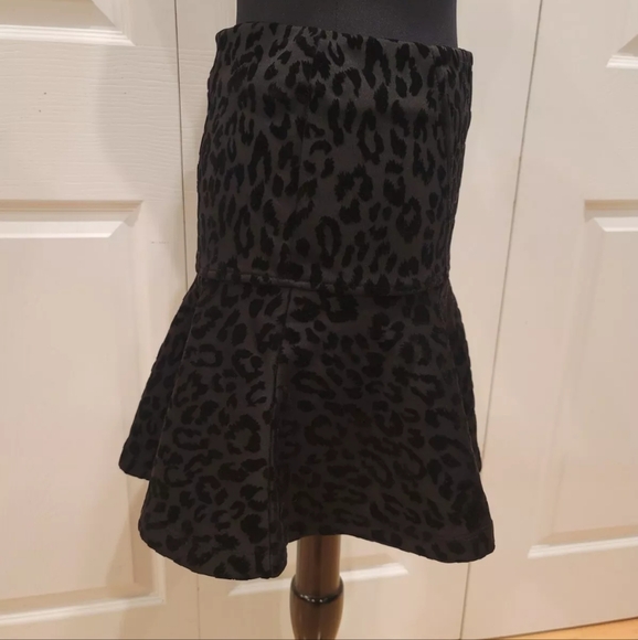 Forever 21 black velvet leopard cheetah animal print flowy mini skirt S - Picture 2 of 6